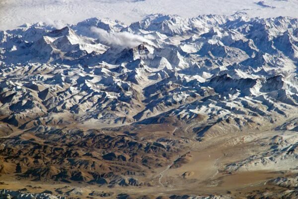 Dünya’nın En Yüksek Noktası Olan Everest’in Zirve Yüksekliği 8.848 Metre